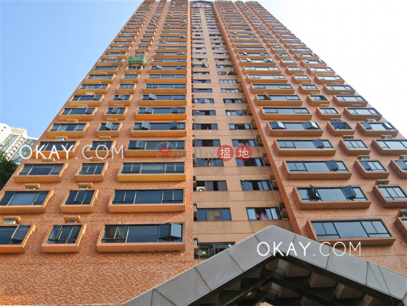 Stylish 2 bedroom on high floor with racecourse views | For Sale | The Broadville 樂活臺 Sales Listings