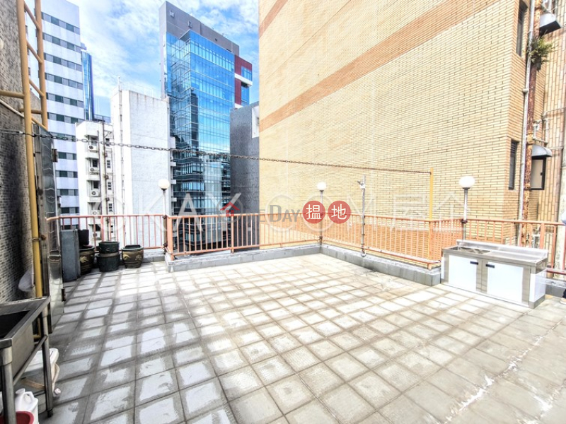 Practical 2 bedroom on high floor with rooftop | For Sale | Shun Loong Mansion (Building) 順隆大廈 Sales Listings