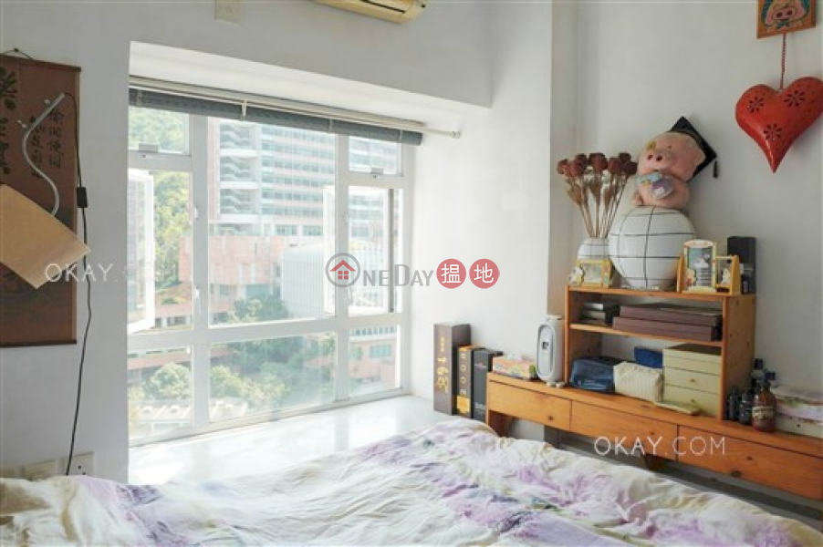 Generous 2 bedroom on high floor with rooftop | For Sale 61-69 Hill Road | Western District | Hong Kong, Sales, HK$ 9.19M