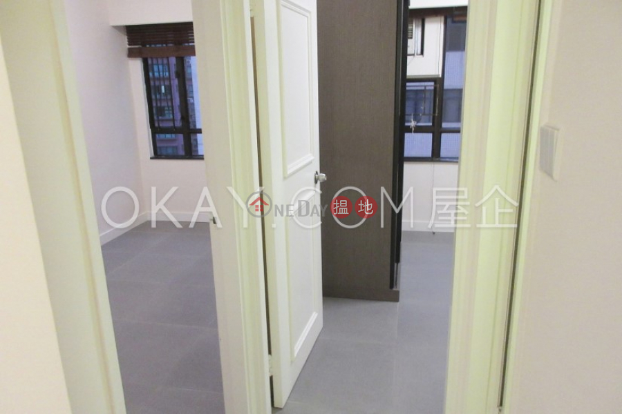 HK$ 26,000/ month, Cameo Court, Central District Charming 2 bedroom in Mid-levels West | Rental