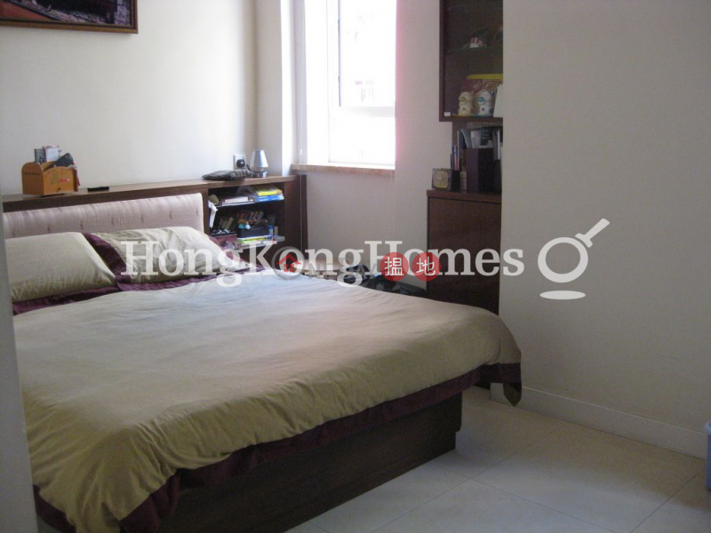 3 Bedroom Family Unit for Rent at 35 Bonham Road 35 Bonham Road 般咸道35