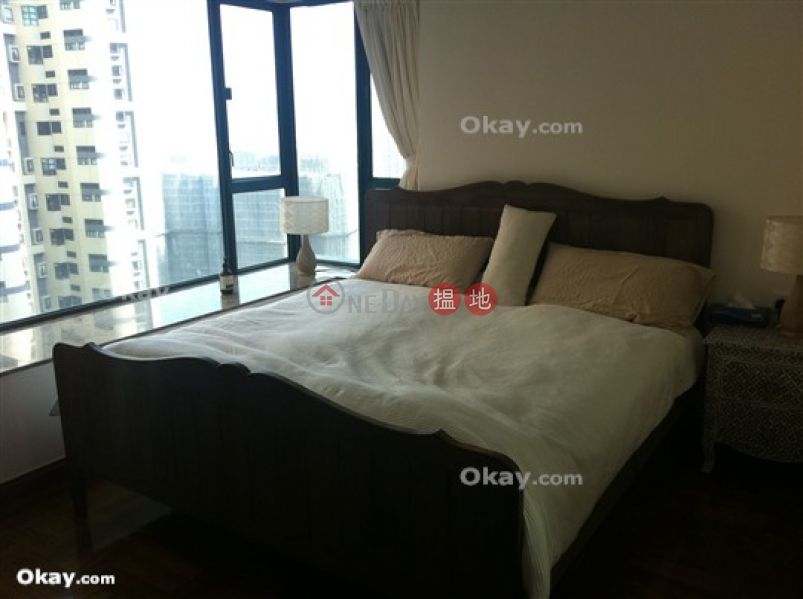 Luxurious 2 bedroom with parking | Rental | Hillsborough Court 曉峰閣 Rental Listings