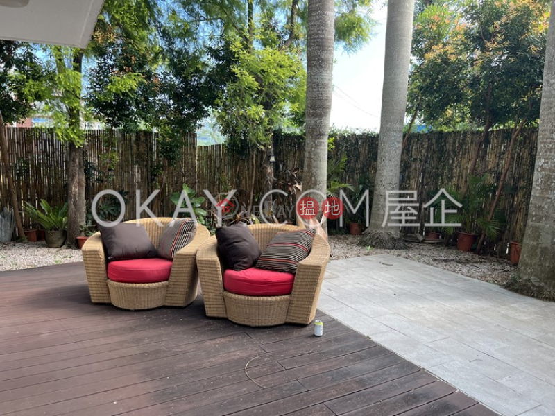 Elegant house with balcony & parking | Rental | Nam Shan Village 南山村 Rental Listings