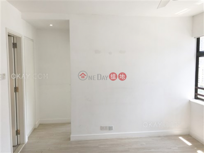 Property Search Hong Kong | OneDay | Residential | Rental Listings | Lovely 1 bedroom on high floor with rooftop & balcony | Rental