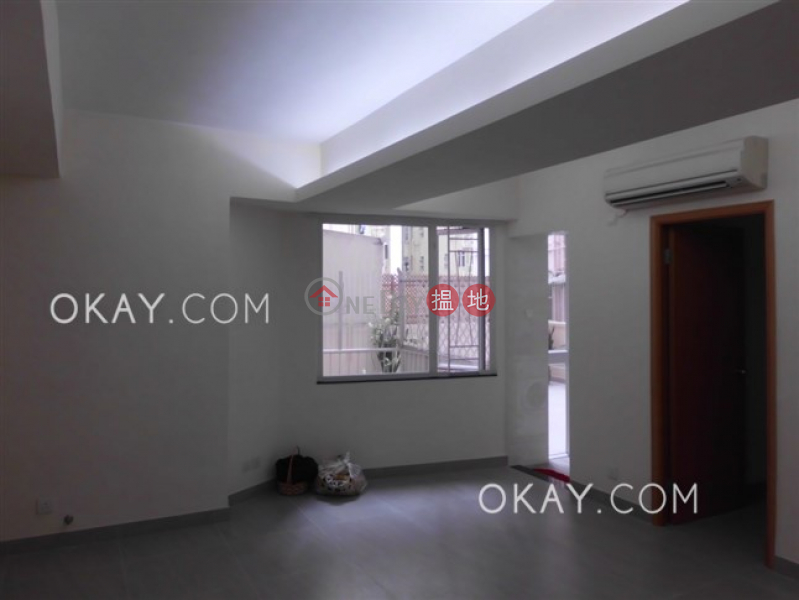 Intimate 3 bedroom with terrace | For Sale | King\'s Way Mansion 金運大廈 Sales Listings