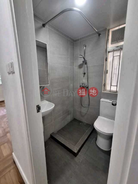 HK$ 18,000/ month Yuk Yat Building Wan Chai District | SUN STREET 2 BEDROOMS APARTMENT