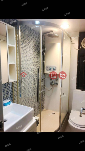 Property Search Hong Kong | OneDay | Residential, Rental Listings | Wing Ga Building | 2 bedroom Mid Floor Flat for Rent