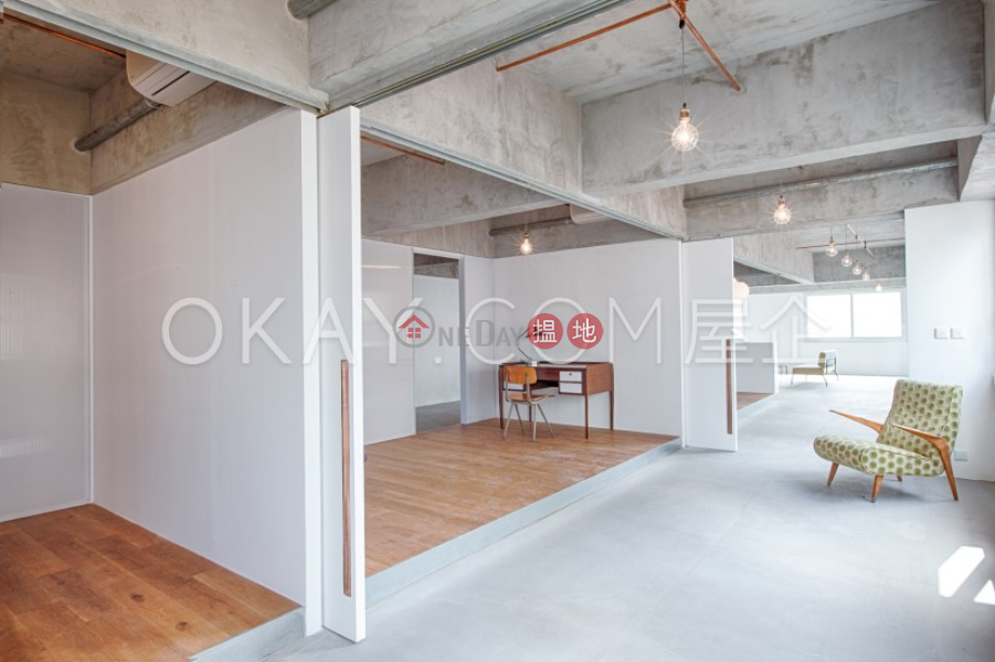 E. Tat Factory Building | Middle | Residential Sales Listings HK$ 25M