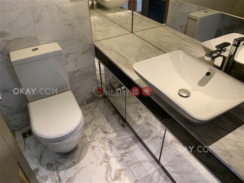 Gorgeous 2 bedroom with balcony | For Sale | Centre Point 尚賢居 Sales Listings