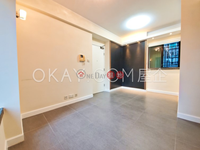 Property Search Hong Kong | OneDay | Residential Sales Listings Nicely kept 2 bedroom in Mid-levels West | For Sale