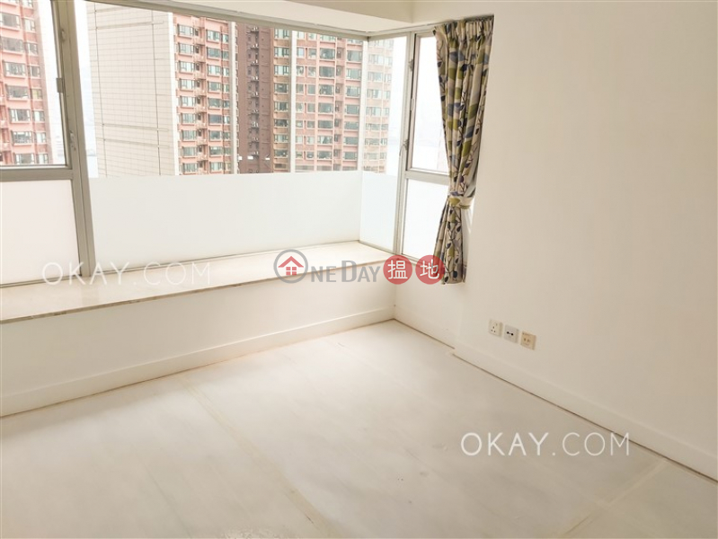 Tasteful 3 bedroom in Kowloon Station | Rental | The Waterfront Phase 1 Tower 2 漾日居1期2座 Rental Listings
