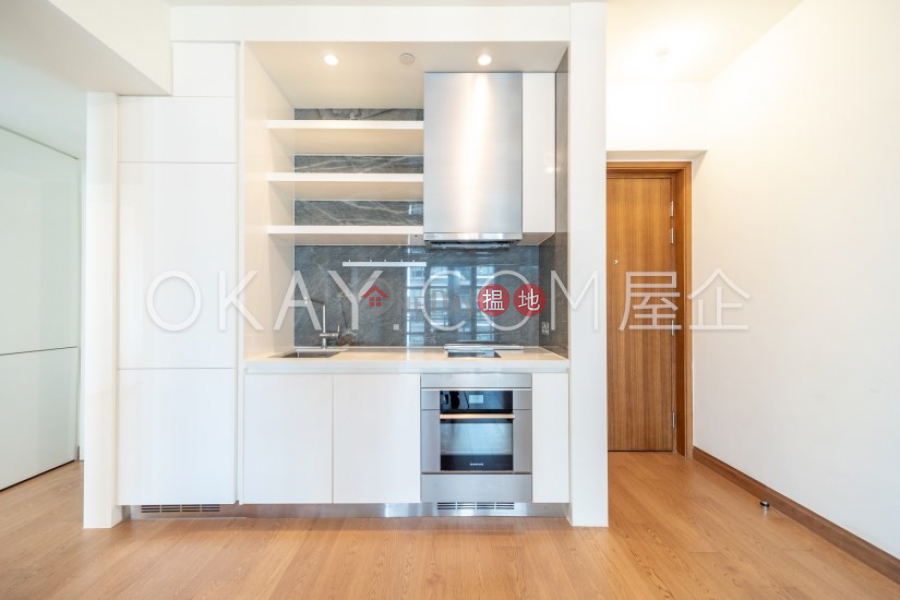 HK$ 37,000/ month, Resiglow Wan Chai District, Lovely 2 bedroom with balcony | Rental