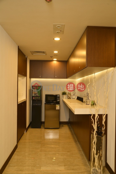 $5800 All inclusive 3 pax. Office, Kwong On Bank Mongkok Branch Building 廣安銀行旺角分行大廈 Rental Listings | Yau Tsim Mong (bc0002)