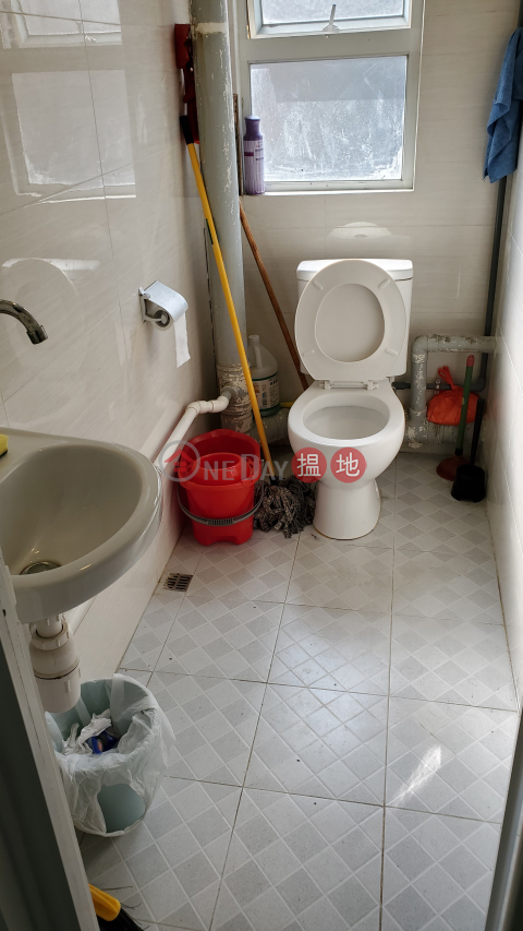 Warehouse office decoration, Sun Hing Industrial Building 新興工業大廈 | Tuen Mun (JOHNN-6437707456)_0