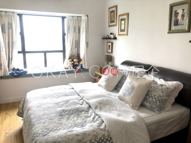 HK$ 12M, Discovery Bay, Phase 4 Peninsula Vl Caperidge, 9 Caperidge Drive Lantau Island, Lovely 3 bedroom on high floor with sea views & rooftop | For Sale