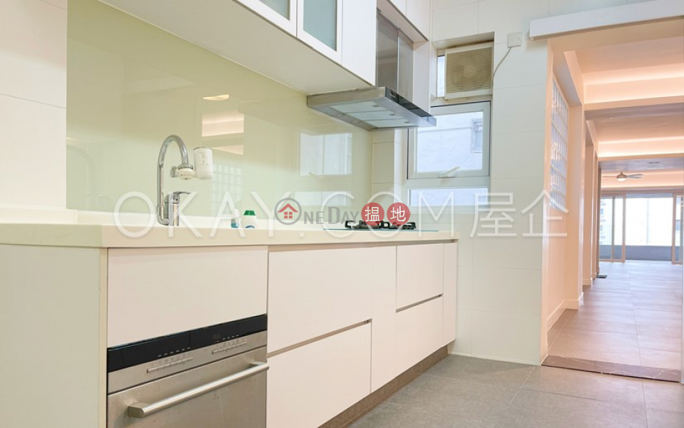 HK$ 92,000/ month Kam Yuen Mansion, Central District Efficient 3 bed on high floor with balcony & parking | Rental