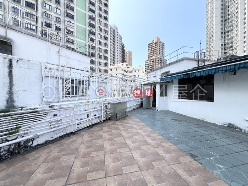 HK$ 22.9M, Hoover Mansion, Western District, Elegant 3 bedroom on high floor with rooftop | For Sale