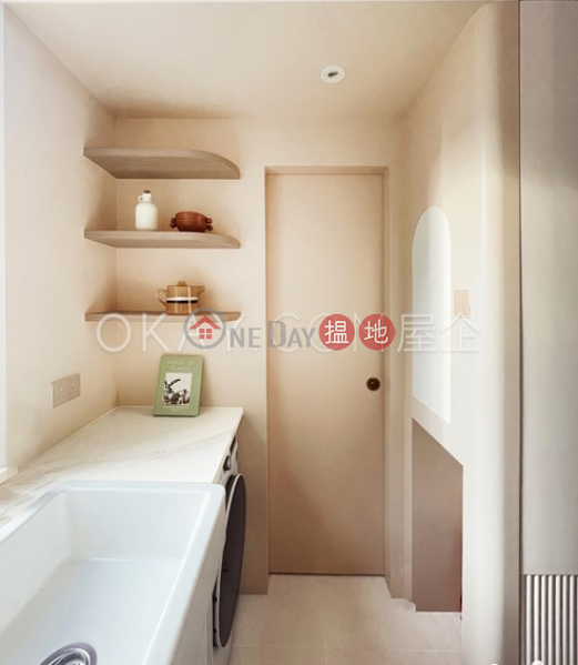 Tasteful 1 bedroom on high floor with rooftop | For Sale | Johnson Mansion 真善美大廈 Sales Listings