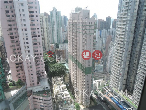 Popular 3 bedroom on high floor with balcony | For Sale | Centre Point 尚賢居 _0