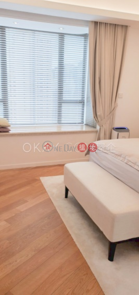 Rare 3 bedroom on high floor with balcony & parking | Rental | Regal Crest 薈萃苑 _0