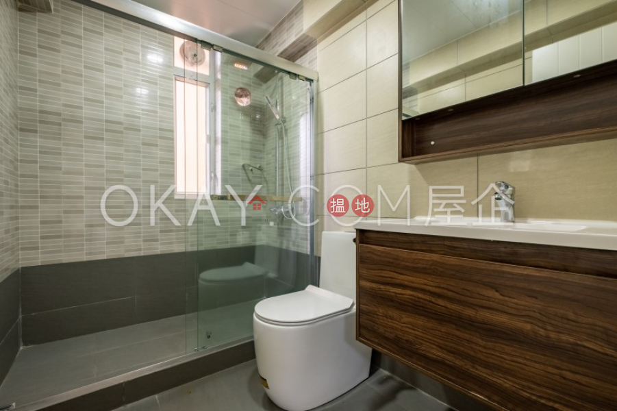 Charming 2 bedroom on high floor with parking | Rental 550-555 Victoria Road | Western District | Hong Kong | Rental HK$ 39,000/ month