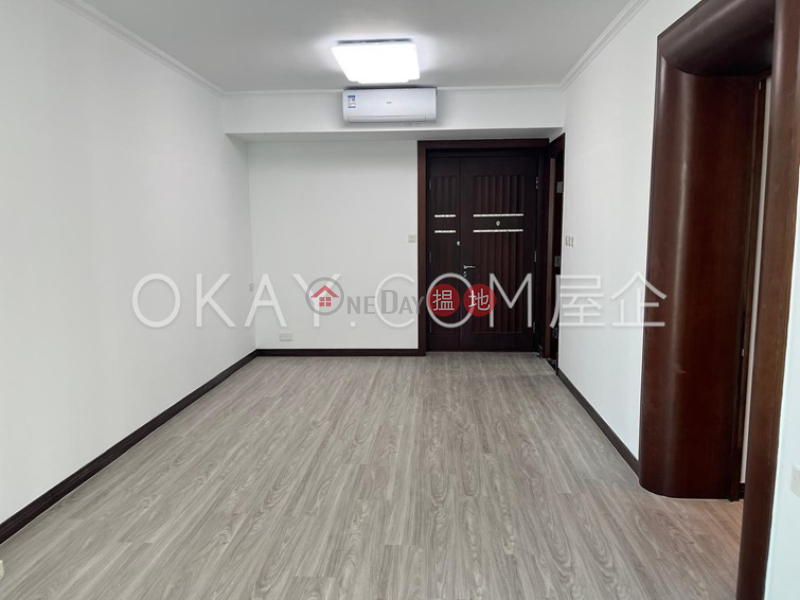 Charming 3 bedroom with balcony & parking | Rental | The Legend Block 3-5 名門 3-5座 Rental Listings