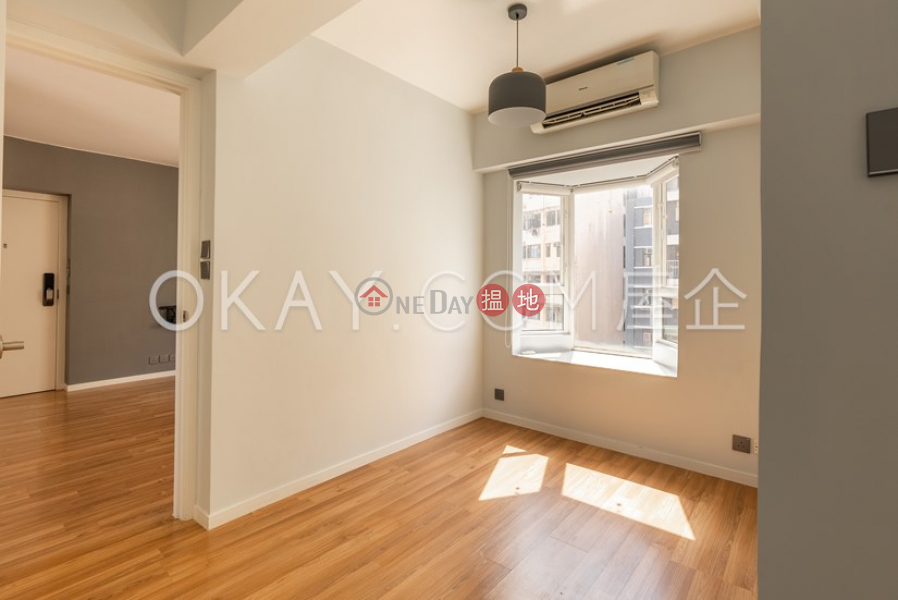 Intimate 2 bedroom on high floor with balcony | Rental | 403-405 Queens Road West | Western District, Hong Kong | Rental | HK$ 25,000/ month