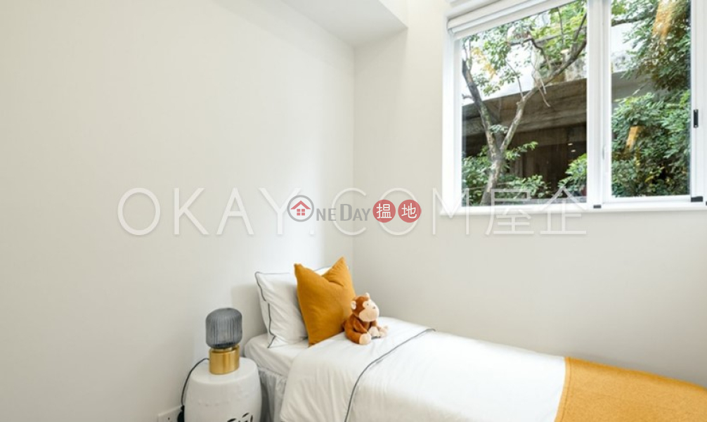HK$ 17.95M, Happy Mansion | Central District Lovely 2 bedroom with rooftop & balcony | For Sale