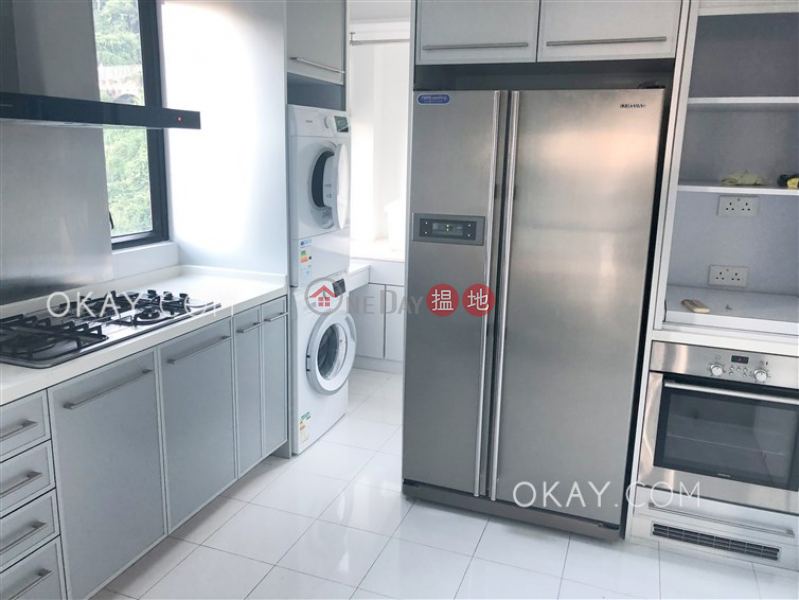 HK$ 60,000/ month Ewan Court, Eastern District | Luxurious 3 bed on high floor with balcony & parking | Rental