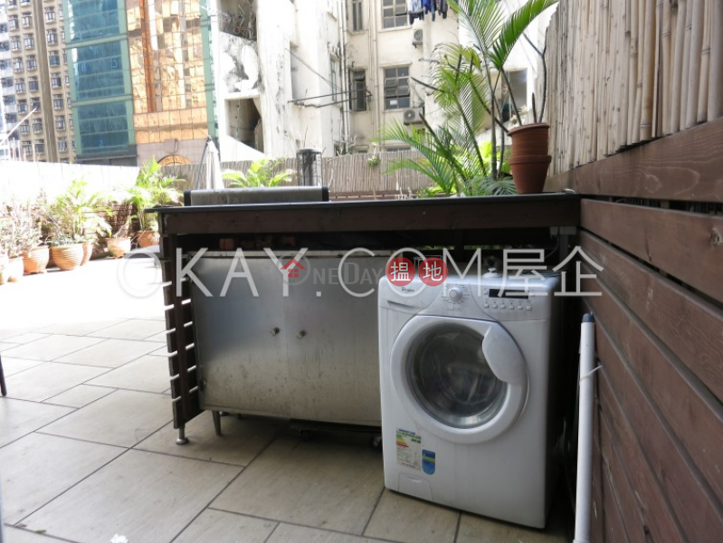 HK$ 8.2M Fung Shing Building, Western District | Intimate studio with terrace | For Sale