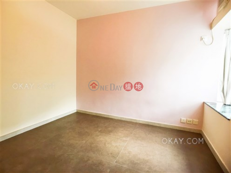 HK$ 25,000/ month, Academic Terrace Block 2 | Western District | Lovely 3 bedroom in Pokfulam | Rental