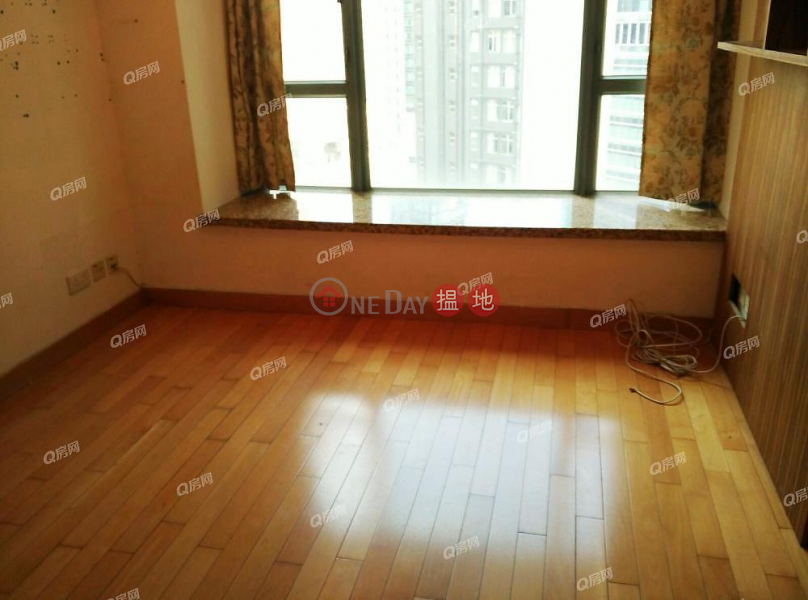 HK$ 17,000/ month Queen\'s Terrace, Western District Queen\'s Terrace | 1 bedroom Mid Floor Flat for Rent