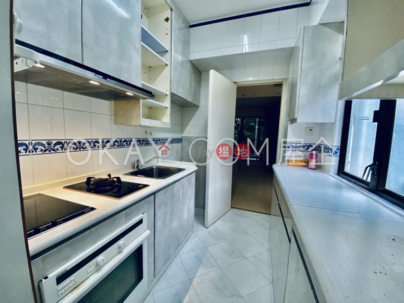 HK$ 49,000/ month, Cambridge Gardens, Western District | Nicely kept 2 bedroom with balcony & parking | Rental