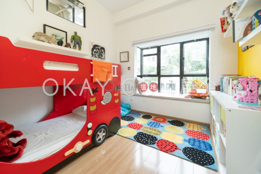 HK$ 12.5M, Discovery Bay, Phase 4 Peninsula Vl Crestmont, 45 Caperidge Drive Lantau Island, Popular 3 bedroom on high floor with sea views | For Sale