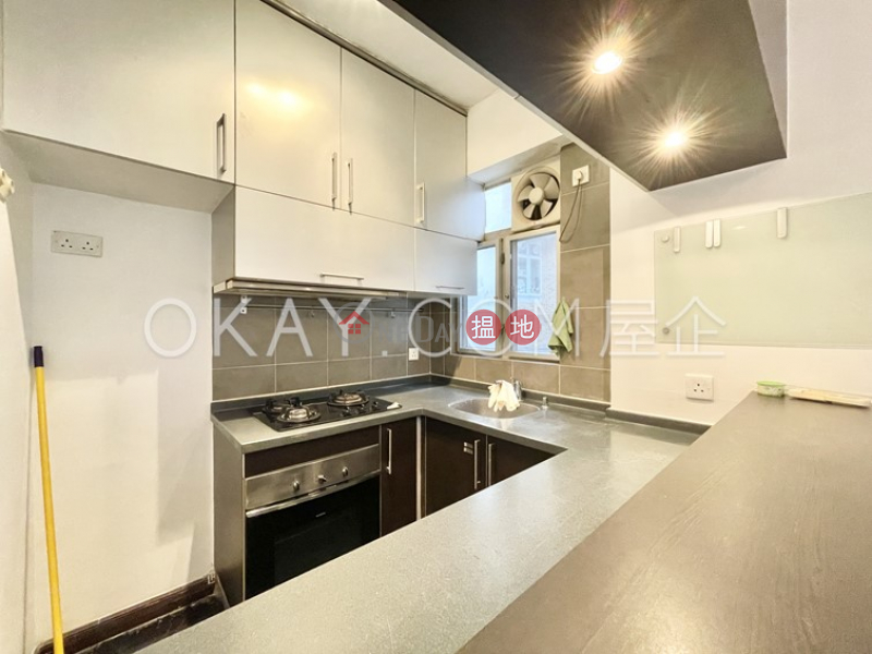 Lovely 1 bedroom on high floor with rooftop | For Sale | King\'s Court 金翠樓 Sales Listings