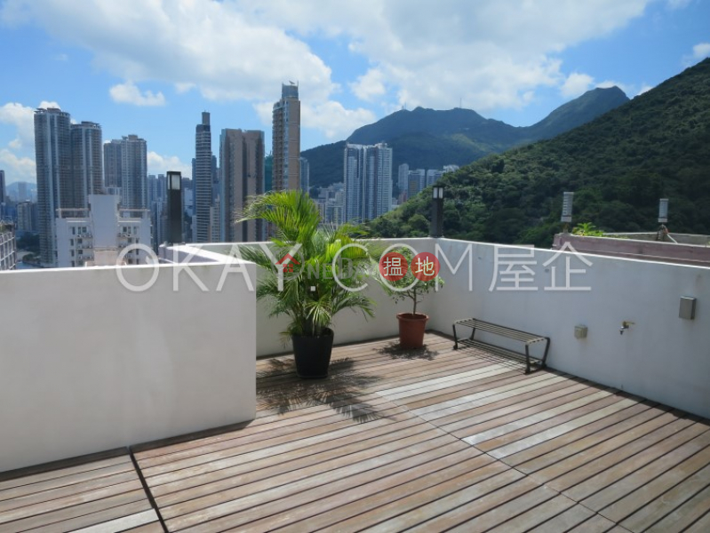 HK$ 33,800/ month Serene Court Western District, Lovely 1 bedroom on high floor with sea views & terrace | Rental