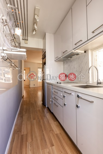 HK$ 25,000/ month, West Grand Court ( Wang Lap Court ) | Western District Intimate 2 bedroom on high floor with balcony | Rental