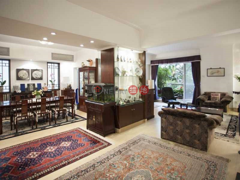 3 Bedroom Family Flat for Sale in Central Mid Levels | Grand House 柏齡大廈 Sales Listings