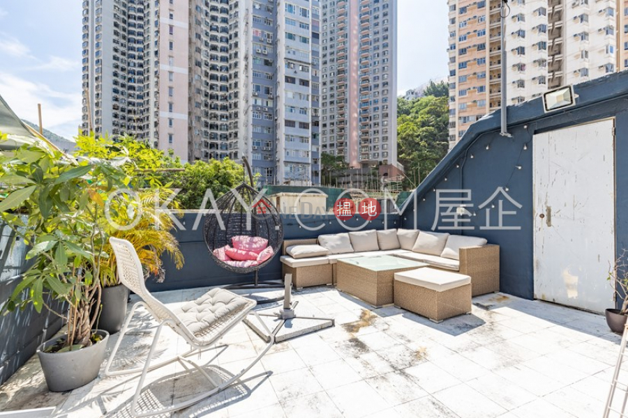 Stylish 2 bedroom on high floor with rooftop | For Sale | 10A-11A Sun Chun Street 新村街10A-11A號 Sales Listings