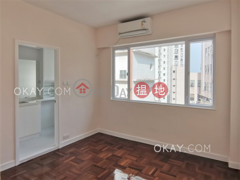Charming 3 bedroom on high floor with rooftop & parking | Rental | 1 Yik Kwan Avenue 益群道1號 _0