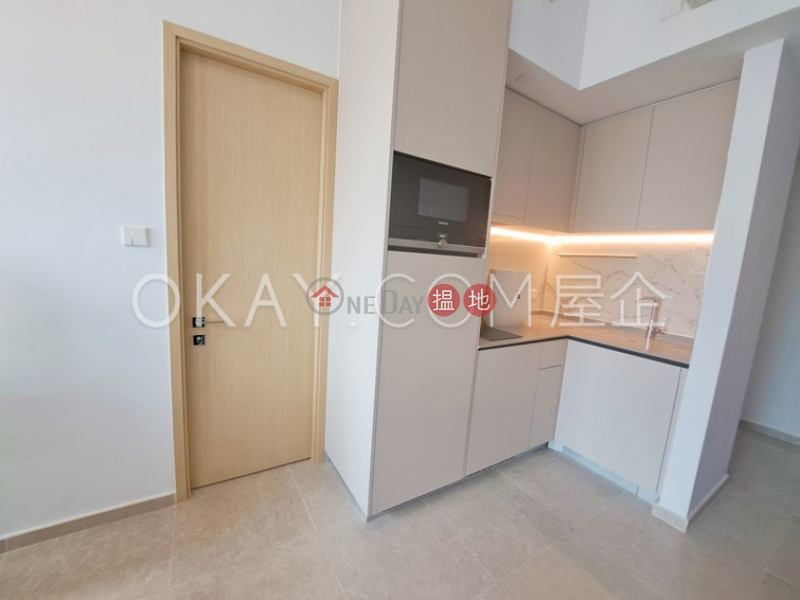 HK$ 25,500/ month | Resiglow Pokfulam | Western District Tasteful 1 bedroom on high floor with balcony | Rental