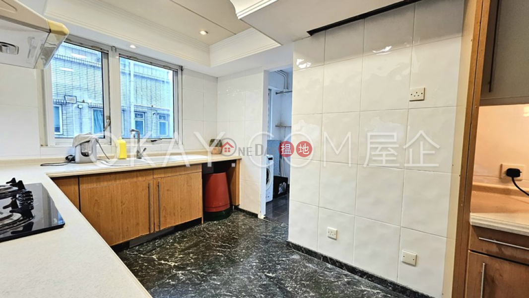 Elegant 3 bedroom on high floor with rooftop & parking | For Sale | Hillview Court Block 7 曉嵐閣7座 Sales Listings