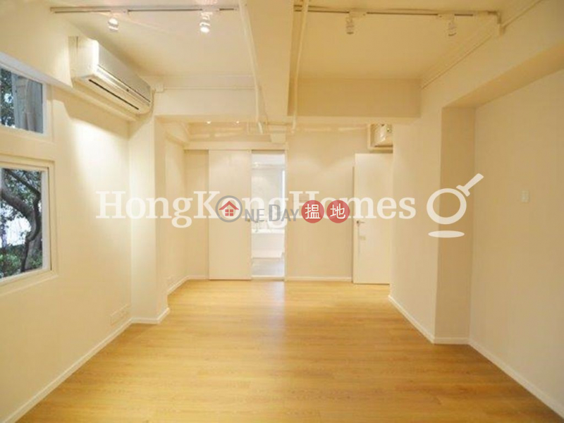 HK$ 65,000/ month GLENEALY TOWER Central District | 3 Bedroom Family Unit for Rent at GLENEALY TOWER