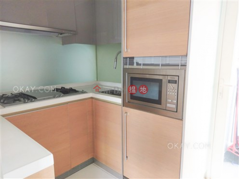Nicely kept 2 bedroom on high floor with balcony | Rental | Centrestage 聚賢居 Rental Listings