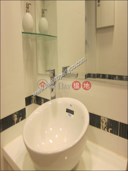 HK$ 38,000/ month | Wealth Building, Western District, 1-bedroom penthouse for rent in Sai Ying Pun