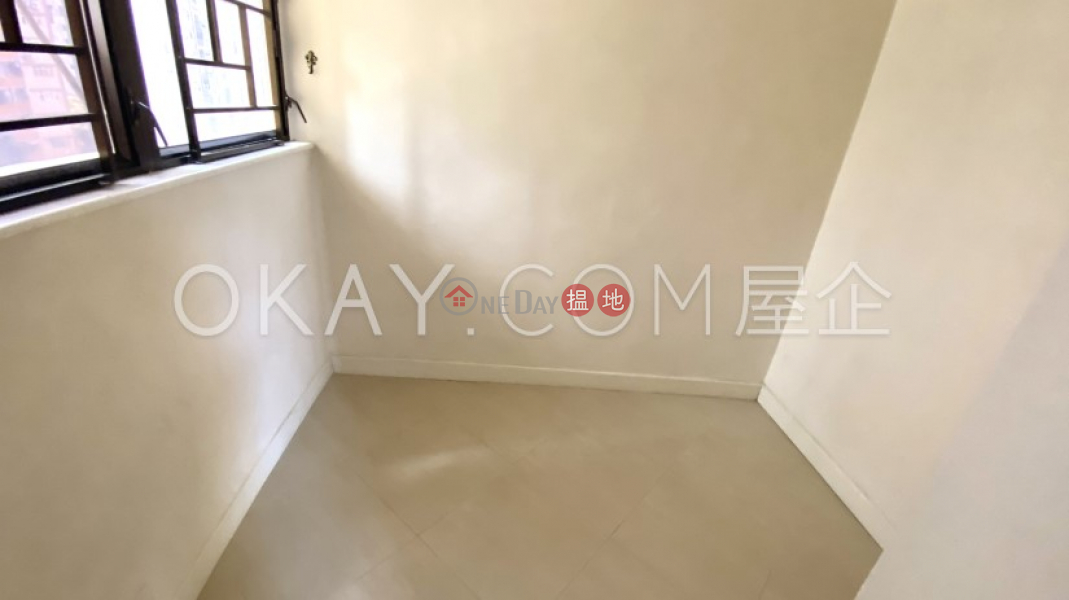 Roc Ye Court, Middle Residential, Rental Listings HK$ 28,000/ month