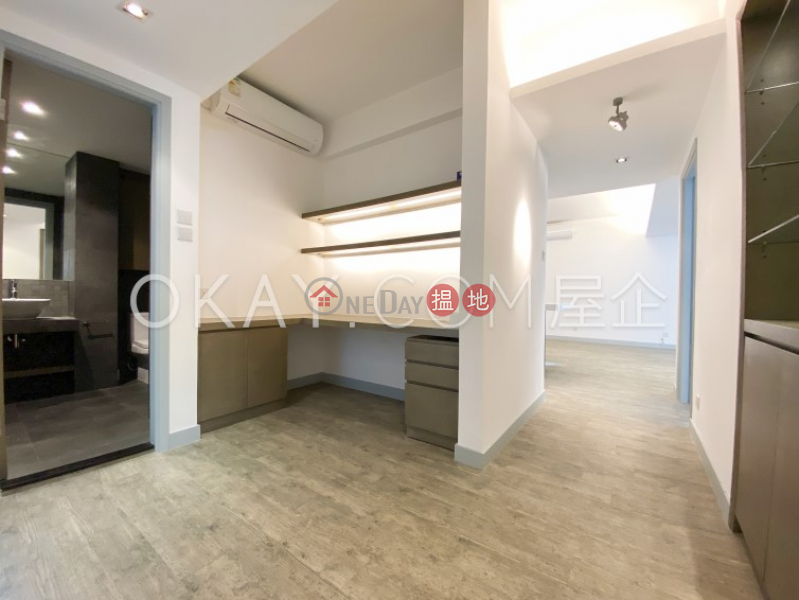 Elegant 3 bedroom with balcony & parking | Rental | Yee Lin Mansion 彝年大廈 Rental Listings