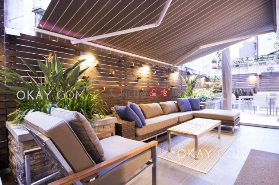 Lovely 1 bedroom with terrace | Rental, Carbo Mansion 嘉寶大廈 Rental Listings | Western District (OKAY-R112556)