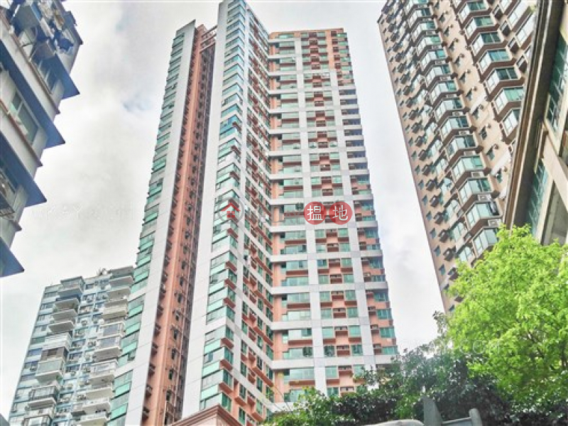 HK$ 33,000/ month, Royal Court, Wan Chai District | Elegant 3 bedroom on high floor | Rental