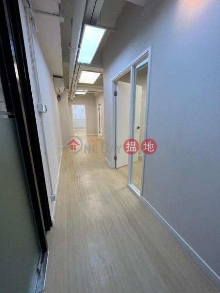 Property Search Hong Kong | OneDay | Industrial, Rental Listings | Lai Chi Kok Sing Shun Centre: Office Decoration With Rooms And The Unit Is Close To The Mtr